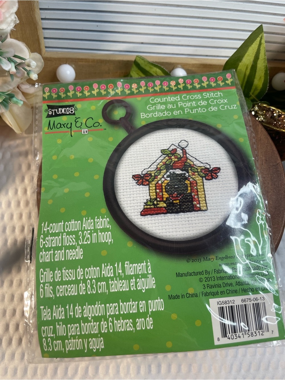 Mary Engelbreit Scottie Dog Counted Cross Stitch Kit 3.25” Hoop Studio 18